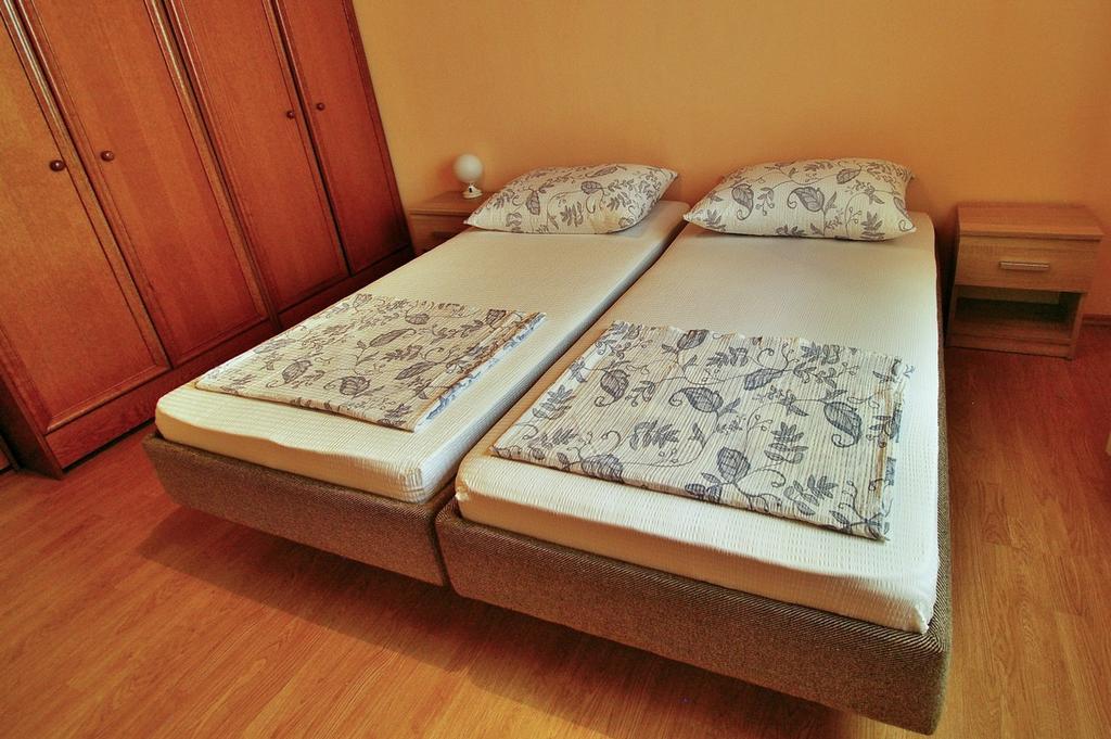 Apartment Gare Кастав Экстерьер фото